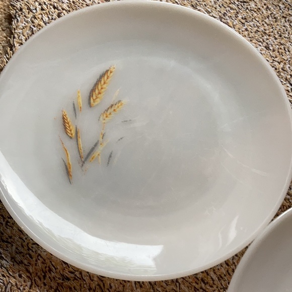 2 Vintage Fire King Oven Ware Wheat Dinner Plates - Picture 2 of 9